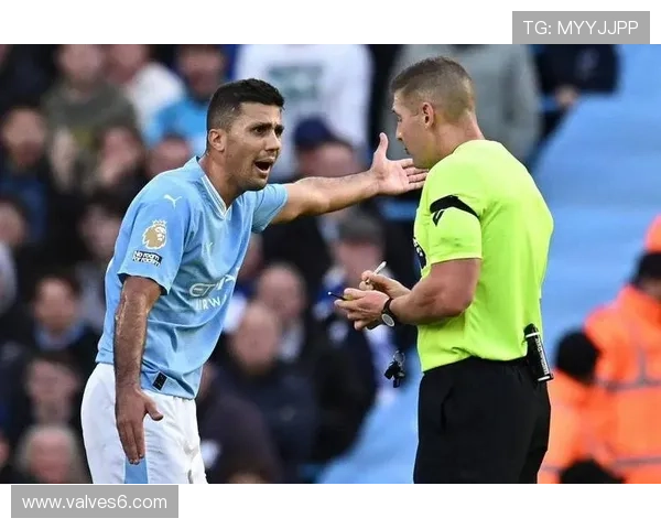 罗德里与球迷互动频繁，传递团队精神与信任感值得关注