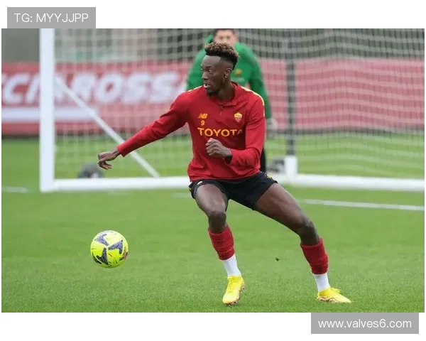 伊萨克 vs 奥斯梅恩：技术流与身体流锋线风格对比解析