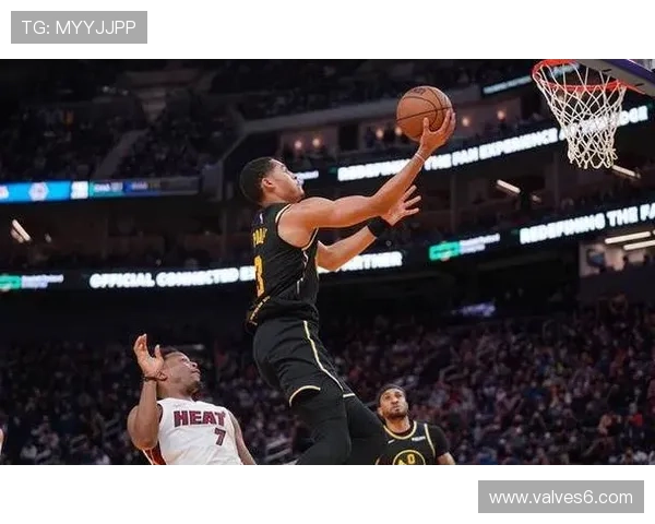 格林挡拆制造错位较上季更主导勇士节奏