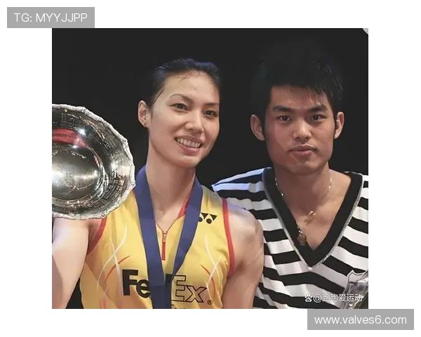 谢杏芳居然买了一堆奢侈品，这身份反差也太大了吧，跟我们认知中的她完全不搭！